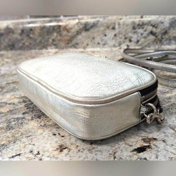 COACH SILVER CROSSBODY IN PEBBLE LEATHER EUC - Picture 11 of 16